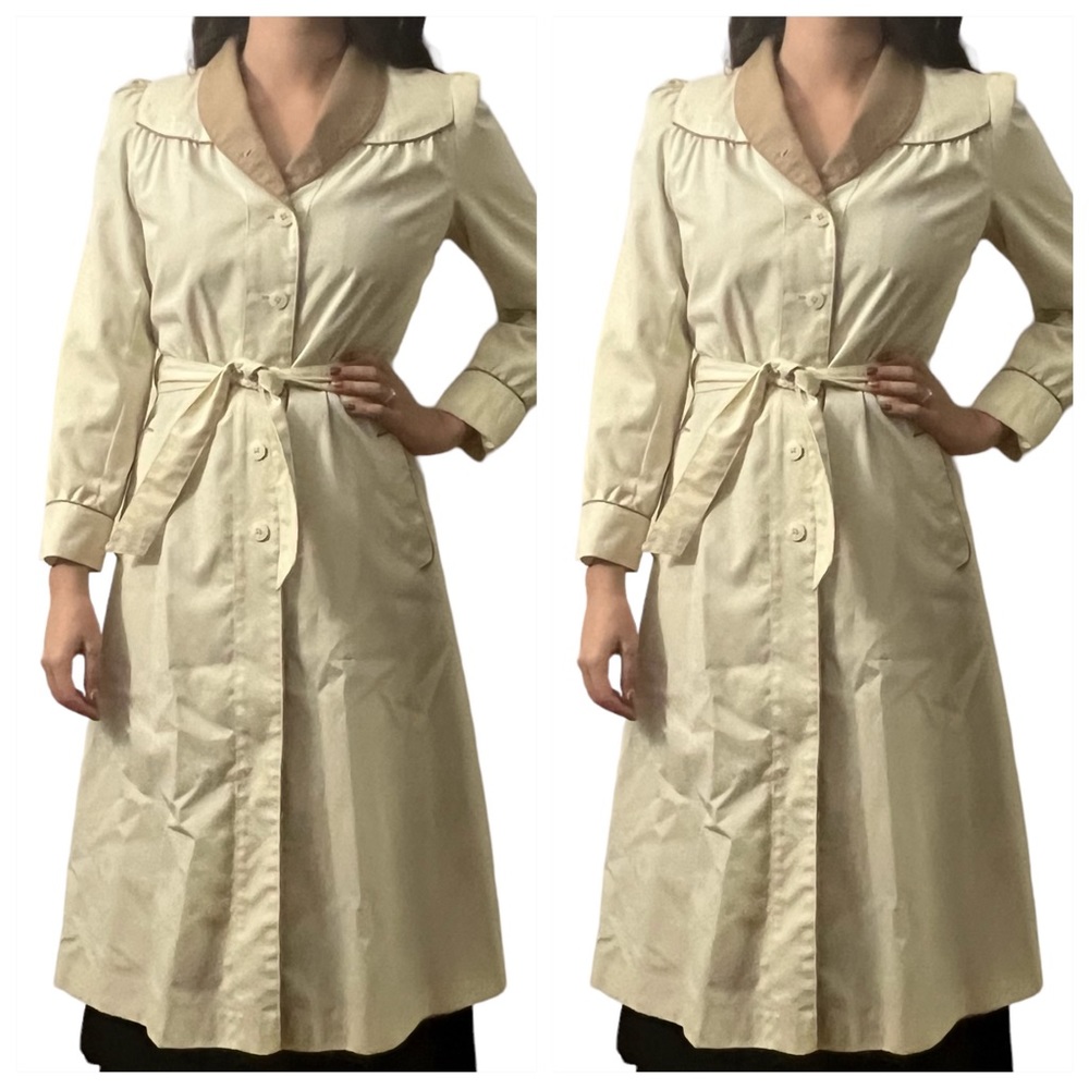 Late‎ 1960’s Vintage Cream Colored Trench Coat, Highly Detailed, Small